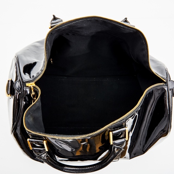 CHANEL VINTAGE BLACK PATENT CC DUFFLE BOSTON BAG (1996) - Picture 8 of 9